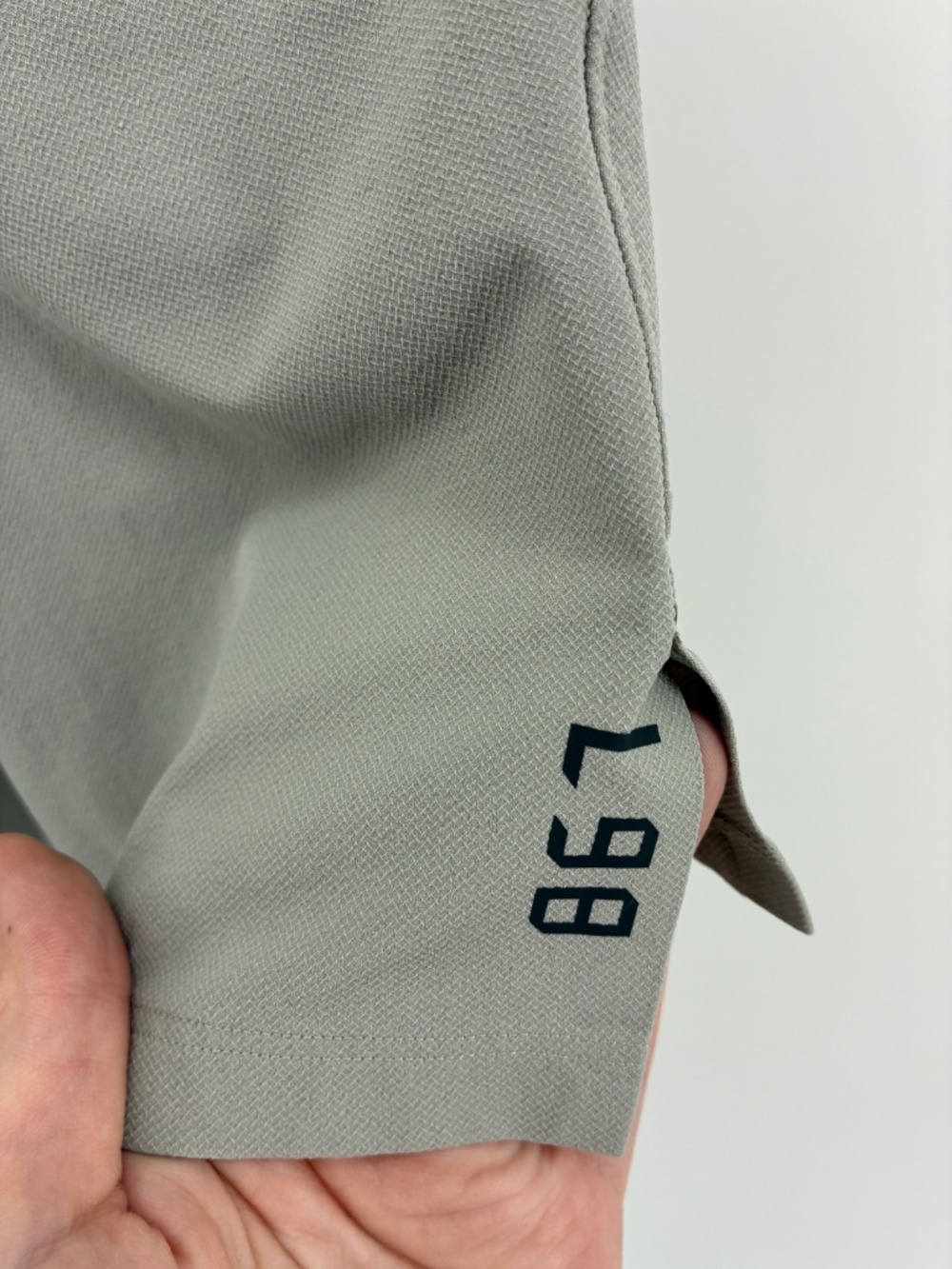 Lululemon Men’s Grey Athletic Shorts Athleisure Sporty - Picture 9 of 14